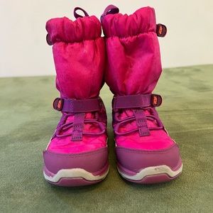Stride Rite toddler snow boots